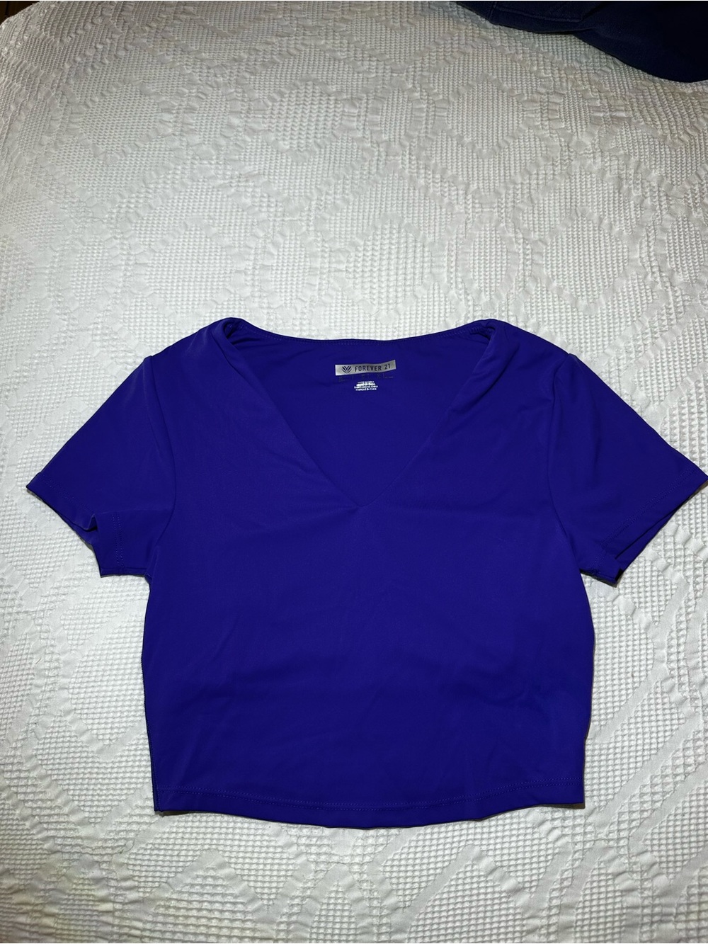 Forever 21 purple cropped v-neck workout shirt